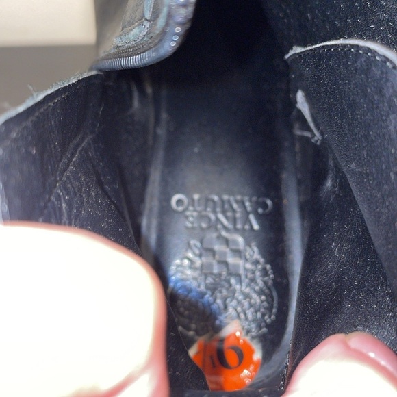 Vince Camuto Leather Booties. VP-Peamer.  Size 9.5. - Picture 8 of 9